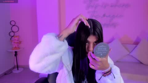 Snapshot of alessiacorleone_ chatting on December 27, 2024, 7:03 pm Alessia online show from December 27, 2024, 7:03 pm