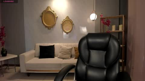 Snapshot of alessiacorleone_ chatting on September 23, 2025, 7:17 pm Alessia online show from September 23, 2025, 7:17 pm
