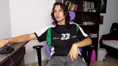 Snapshot of alex_connorr chatting on September 19, 2025, 4:03 am alex_connorr online show from September 19, 2025, 4:03 am