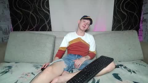 Snapshot of alex_foxy_man chatting on September 24, 2025, 6:11 pm Alex online show from September 24, 2025, 6:11 pm