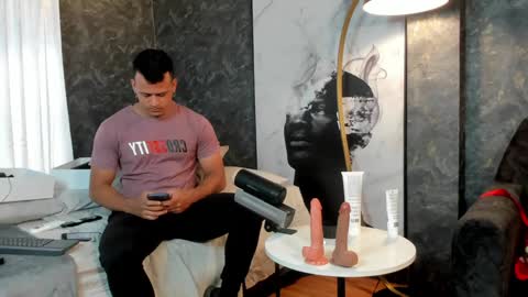 Snapshot of alex_tower chatting on January 21, 2025, 6:55 pm Alex Towers online show from January 21, 2025, 6:55 pm