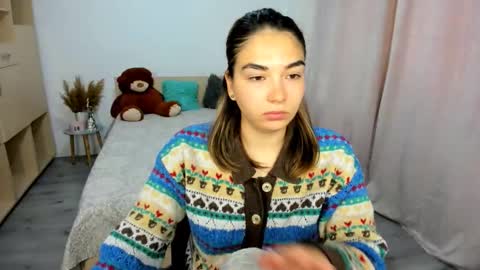 Snapshot of alexa_dolly chatting on October 4, 2025, 6:33 am Alexa online show from October 4, 2025, 6:33 am