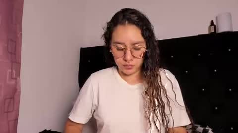 Snapshot of alexandra_clauss chatting on November 5, 2025, 1:05 am alexandra clauss online show from November 5, 2025, 1:05 am