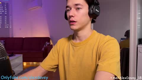 Snapshot of alexdavey chatting on January 17, 2025, 7:38 pm           online show from January 17, 2025, 7:38 pm