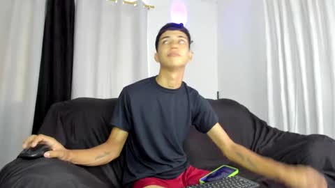 Snapshot of alice2liam chatting on October 4, 2025, 8:40 pm Alice and Liam online show from October 4, 2025, 8:40 pm