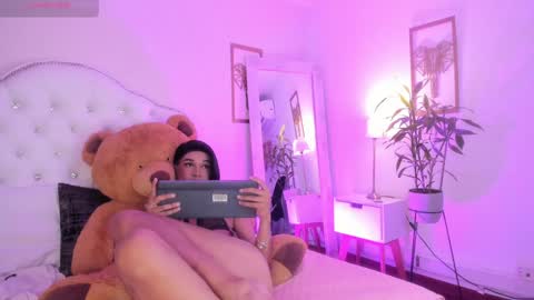 Snapshot of alice_graay_ chatting on February 8, 2025, 5:40 am Alice Graay online show from February 8, 2025, 5:40 am