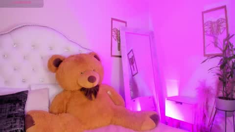 Snapshot of alice_graay_ chatting on February 18, 2025, 5:09 am Alice Graay online show from February 18, 2025, 5:09 am