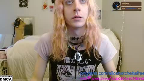 Snapshot of alice_hatchette chatting on September 24, 2025, 12:41 pm Alice Hatchette online show from September 24, 2025, 12:41 pm