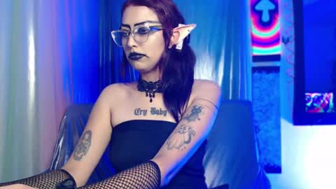 Snapshot of alice_phantom chatting on March 5, 2025, 7:27 pm      online show from March 5, 2025, 7:27 pm
