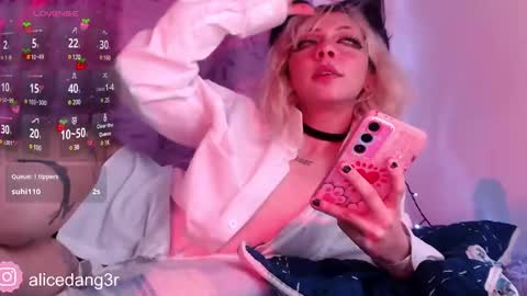 Snapshot of alicedang3r chatting on January 8, 2025, 5:48 am Alice  online show from January 8, 2025, 5:48 am