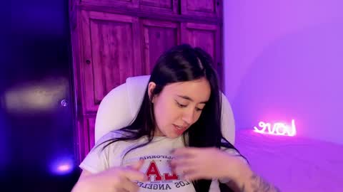 Snapshot of alicee_2 chatting on January 6, 2025, 12:16 am Aliceee  ..   97YP9VWGZHrefnav wishlist lists 1 online show from January 6, 2025, 12:16 am