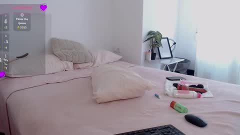 Snapshot of alicee_wonders chatting on September 11, 2025, 9:31 am Alice online show from September 11, 2025, 9:31 am