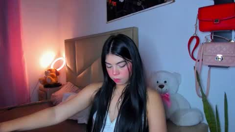 Snapshot of aliciabiden chatting on October 22, 2025, 4:35 am aliciabiden online show from October 22, 2025, 4:35 am