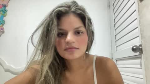 Snapshot of alicie_ebony1 chatting on December 9, 2024, 11:45 pm luisa online show from December 9, 2024, 11:45 pm