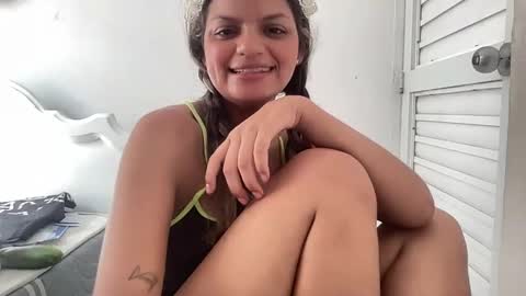 Snapshot of alicie_ebony1 chatting on December 11, 2024, 3:15 pm luisa online show from December 11, 2024, 3:15 pm