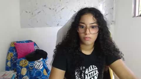 Snapshot of alicie_ebony1 chatting on September 17, 2025, 7:26 pm luisa online show from September 17, 2025, 7:26 pm