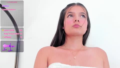 Snapshot of alina_cute18 chatting on December 11, 2024, 6:20 pm alina online show from December 11, 2024, 6:20 pm