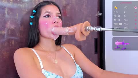 Snapshot of alina_cute18 chatting on January 29, 2025, 3:04 pm alina online show from January 29, 2025, 3:04 pm