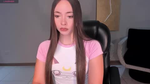 Snapshot of alinakravitz_ chatting on October 10, 2025, 12:15 pm alinakravitz_ online show from October 10, 2025, 12:15 pm