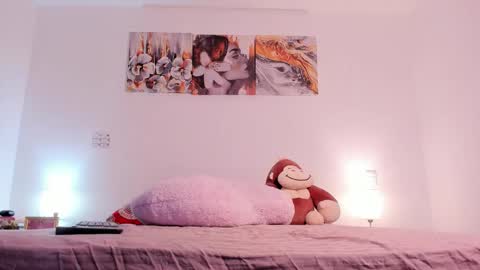 Snapshot of alissonroyce chatting on September 17, 2025, 1:40 am Goddess online show from September 17, 2025, 1:40 am