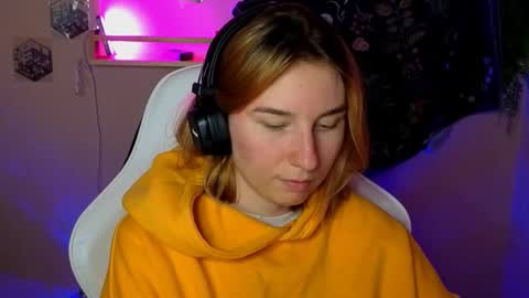 Snapshot of alisun_ chatting on September 21, 2025, 7:48 pm A L I C E online show from September 21, 2025, 7:48 pm