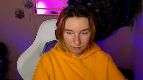 Snapshot of alisun_ chatting on September 22, 2025, 8:22 pm A L I C E online show from September 22, 2025, 8:22 pm