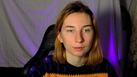 Snapshot of alisun_ chatting on October 7, 2025, 4:59 pm A L I C E online show from October 7, 2025, 4:59 pm