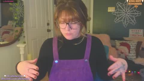 Snapshot of allieberrybb chatting on December 3, 2024, 4:50 pm bb online show from December 3, 2024, 4:50 pm