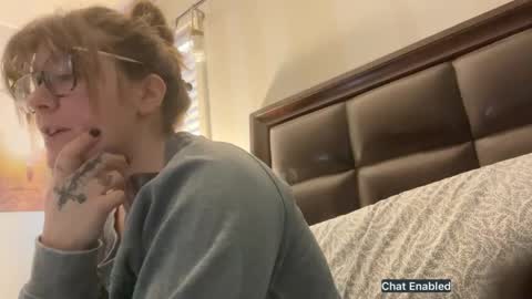 Snapshot of allieberrybb chatting on December 16, 2024, 2:16 pm bb online show from December 16, 2024, 2:16 pm