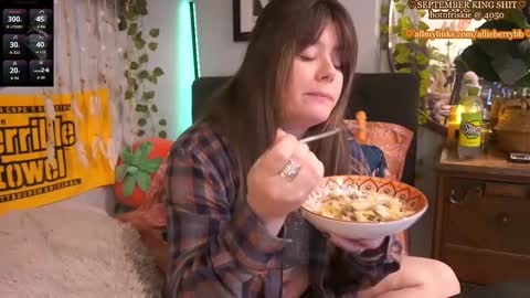 Snapshot of allieberrybb chatting on September 11, 2025, 3:23 pm bb online show from September 11, 2025, 3:23 pm