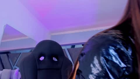 Snapshot of allijadid chatting on January 8, 2025, 10:37 am    online show from January 8, 2025, 10:37 am