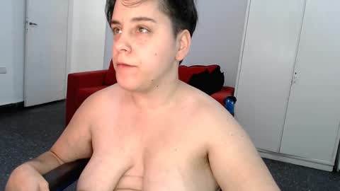 Almond online show from December 6, 2024, 2:24 am