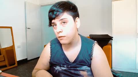 Snapshot of almondonwheels chatting on January 10, 2025, 9:20 pm Almond online show from January 10, 2025, 9:20 pm