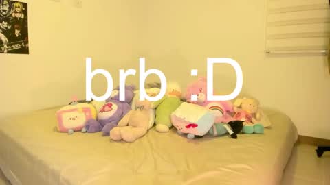 Snapshot of alone_together_ chatting on December 22, 2024, 1:34 am luca or garu D online show from December 22, 2024, 1:34 am