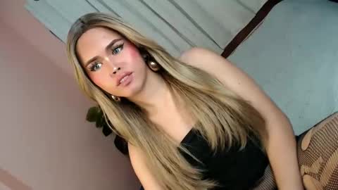 Snapshot of alove_too_last chatting on January 11, 2025, 5:51 pm LEXY online show from January 11, 2025, 5:51 pm