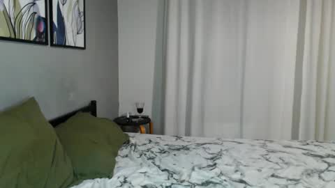 Snapshot of alpha__bro chatting on October 27, 2025, 7:29 pm AlphaBro online show from October 27, 2025, 7:29 pm