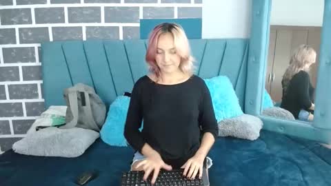 Snapshot of alterego1__ chatting on January 5, 2025, 6:13 pm Alter  online show from January 5, 2025, 6:13 pm