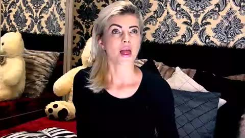 Snapshot of alyblonde chatting on December 3, 2024, 10:39 am aly online show from December 3, 2024, 10:39 am