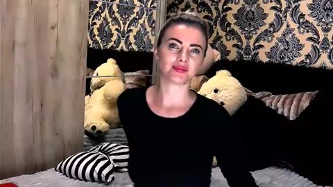 Snapshot of alyblonde chatting on January 10, 2025, 6:17 pm aly online show from January 10, 2025, 6:17 pm