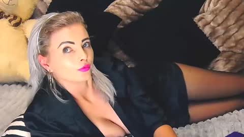 Snapshot of alyblonde chatting on February 9, 2025, 2:07 pm aly online show from February 9, 2025, 2:07 pm