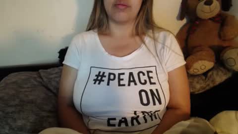 Snapshot of alynfoxx chatting on January 11, 2025, 6:03 am Alyn Maria online show from January 11, 2025, 6:03 am