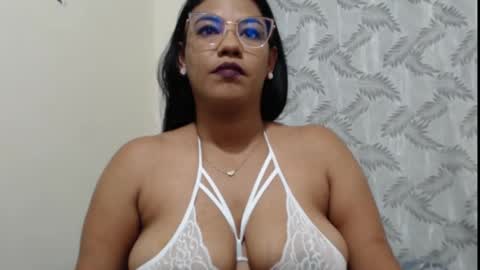 Snapshot of alyson_milf chatting on January 30, 2025, 10:30 pm alyson online show from January 30, 2025, 10:30 pm