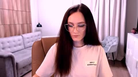 Izza online show from October 24, 2025, 10:44 am