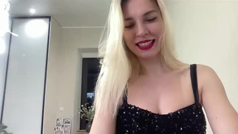 Snapshot of amazingkelly chatting on December 8, 2024, 8:51 am Kelly online show from December 8, 2024, 8:51 am