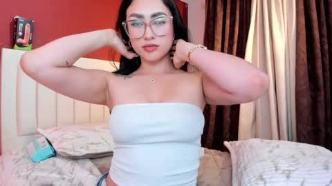 Snapshot of ambaar5 chatting on September 24, 2025, 1:53 am Sara  online show from September 24, 2025, 1:53 am