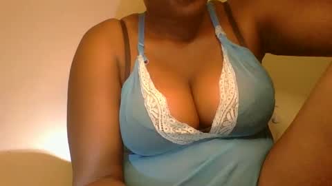 Snapshot of ambar_jasiri chatting on January 6, 2025, 7:24 pm Mia online show from January 6, 2025, 7:24 pm