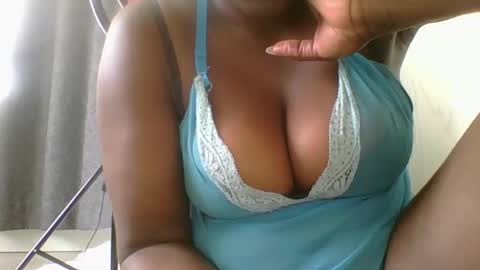 Snapshot of ambar_jasiri chatting on February 4, 2025, 9:49 am Mia online show from February 4, 2025, 9:49 am