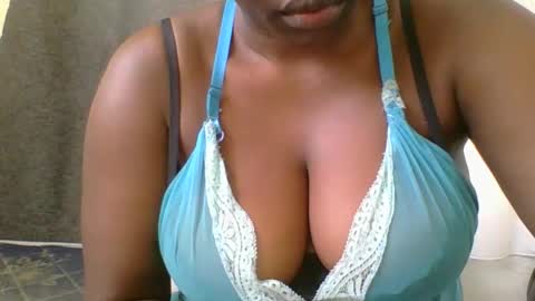 Snapshot of ambar_jasiri chatting on November 6, 2025, 10:27 am Mia online show from November 6, 2025, 10:27 am