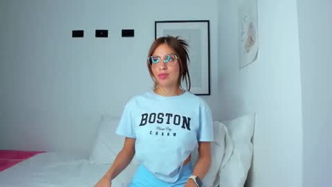 Snapshot of amber_rhus chatting on September 22, 2025, 8:44 pm Luci Reyes online show from September 22, 2025, 8:44 pm