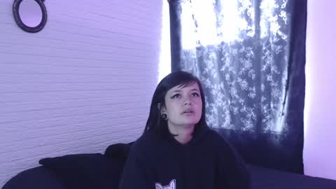 Snapshot of amber_rouss chatting on December 4, 2024, 9:02 pm ROUSS online show from December 4, 2024, 9:02 pm